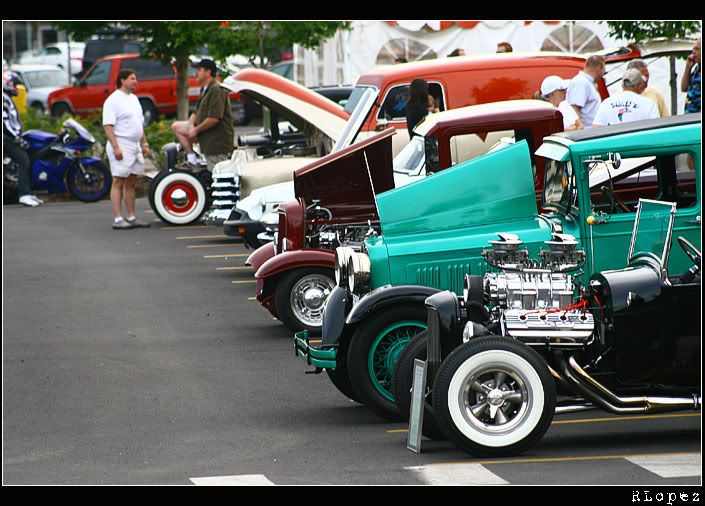 IMAGE: http://i302.photobucket.com/albums/nn100/velmaxcreeper/Car%20show%20part%202/Picture-181.jpg