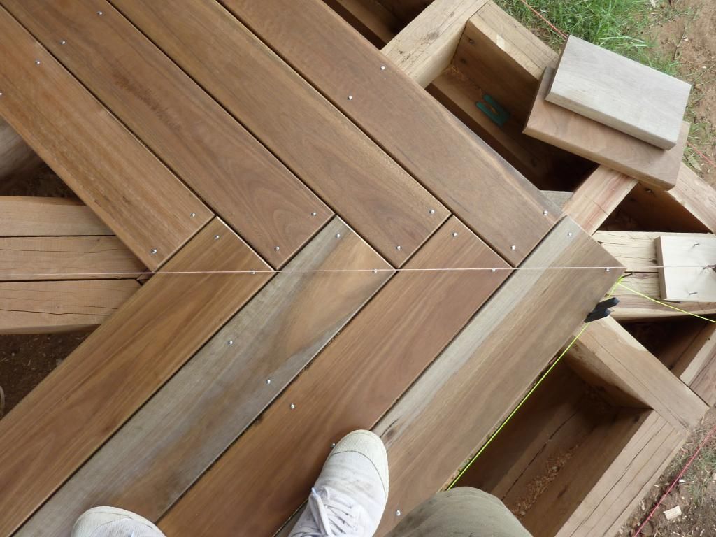 How to join decking boards