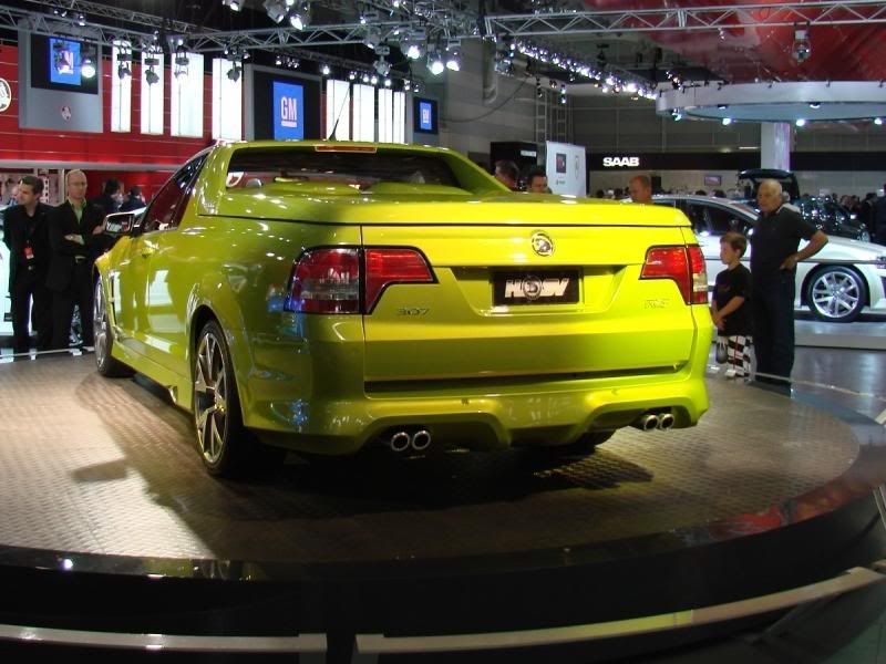 hsv-ve-maloo-r8-ute2.jpg