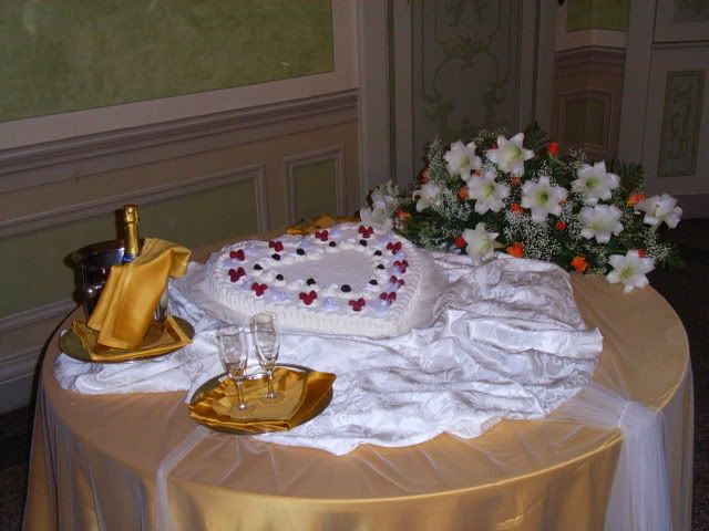 wedding cake, heart