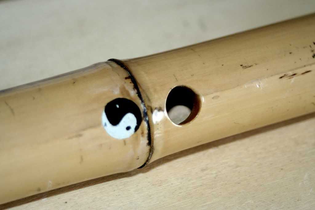 http://i302.photobucket.com/albums/nn81/jaybeemusic/YingYangShakuhachi.jpg