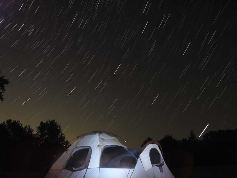 IMAGE: http://i302.photobucket.com/albums/nn84/kezug/Hobby%20Shots/Startrails-1.jpg?t=1281722005