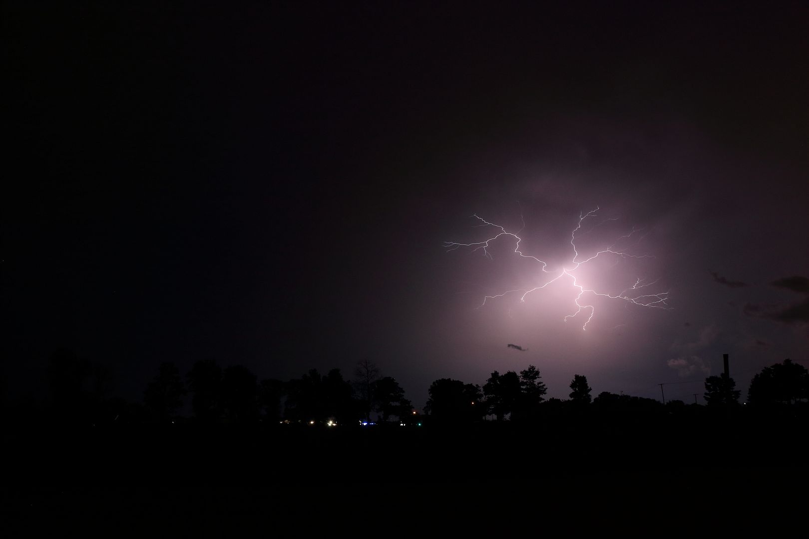 IMAGE: http://i302.photobucket.com/albums/nn84/kezug/Lightning/IMG_6808_01a_zpsuv5a2hj5.jpg