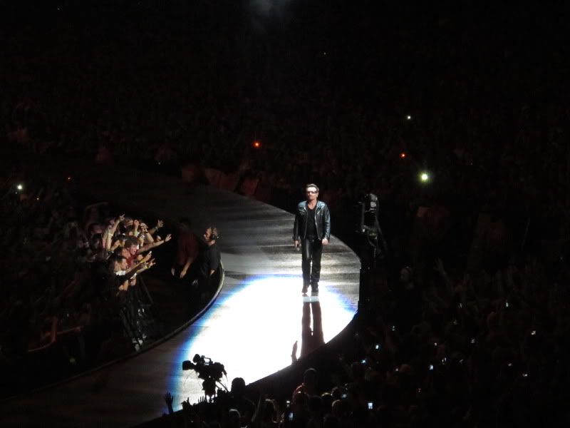 IMAGE: http://i302.photobucket.com/albums/nn84/kezug/U2/IMG_3613.jpg