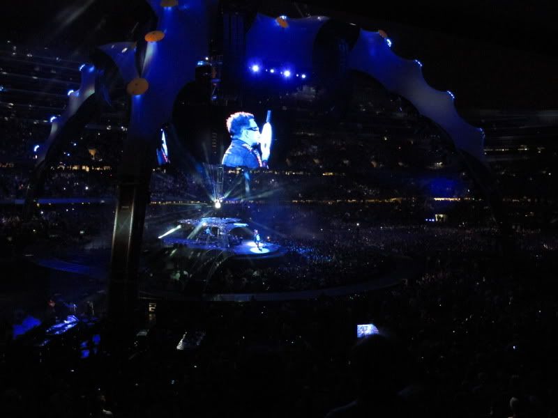 IMAGE: http://i302.photobucket.com/albums/nn84/kezug/U2/IMG_3706.jpg