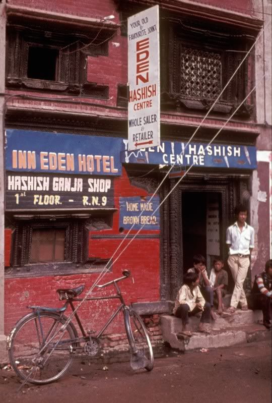 Hashish-shop-Kathmandu-1973.jpg
