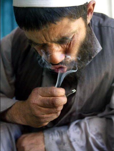 afghansmoking.jpg