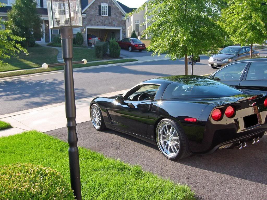 There are some pics of a black C6 that has 360 Forged just do a search