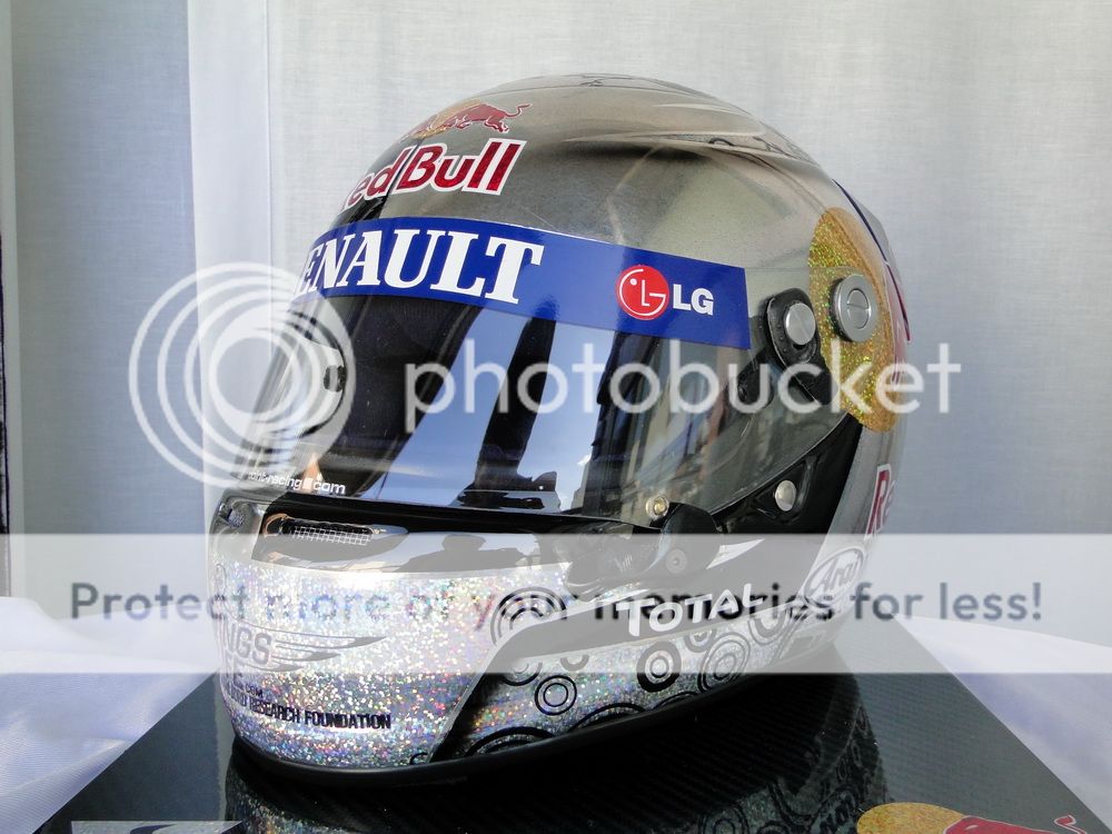 SEBASTIAN VETTEL 2010 ABU DHABI F1 HELMET REPLICA HELM  