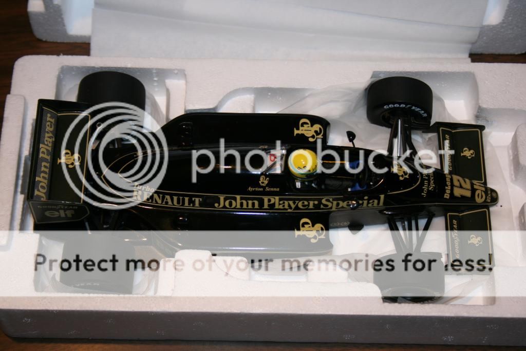 18 Minichamps F1 Ayrton Senna Lotus Renault 98T John Player Special 
