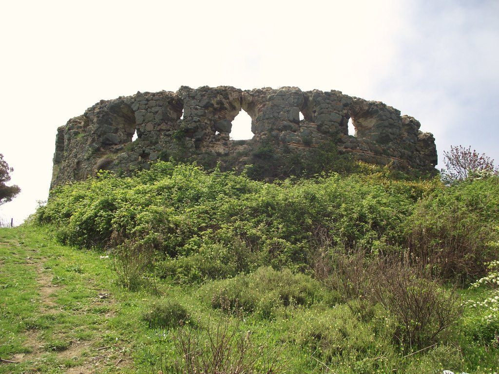 Poyrazkoy Genoese Castle / Beykoz photo poyrazkoy_castle111.jpg