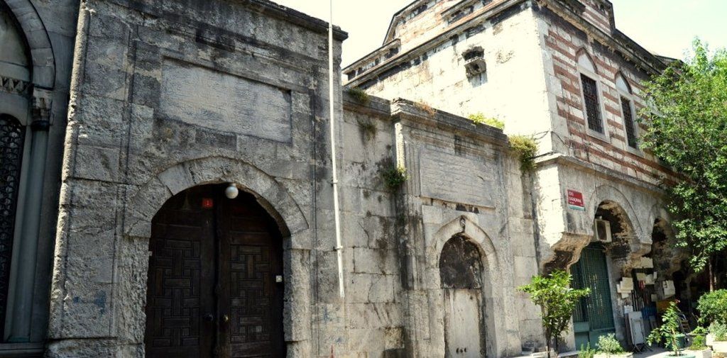 Amcazade Huseyin Pasha Complex / Sarachane - Fatih photo amcazade_madrasa104.jpg