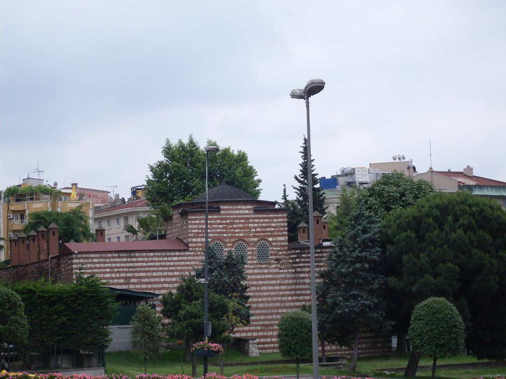 Ankaravi Mehmet Efendi Madrasa / Sarachane - Fatih photo ankaravi_madrasah105.jpg
